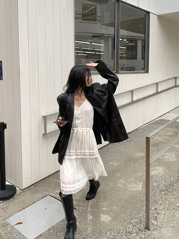 V領層次感排鈕修腰連身裙