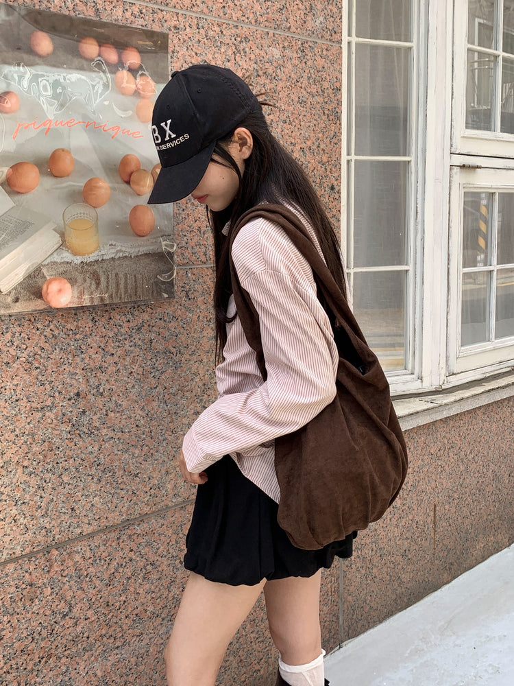 麂皮絨抓皺細節hobo bag(附小袋)