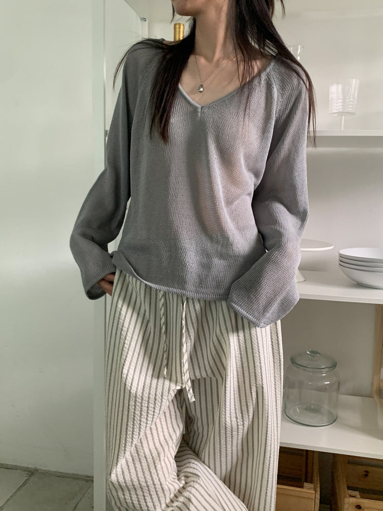 微透V領寬鬆針織衫