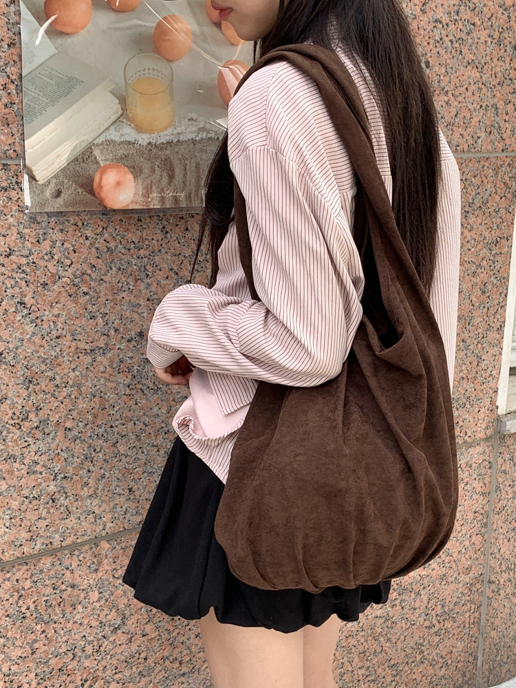 麂皮絨抓皺細節hobo bag(附小袋)