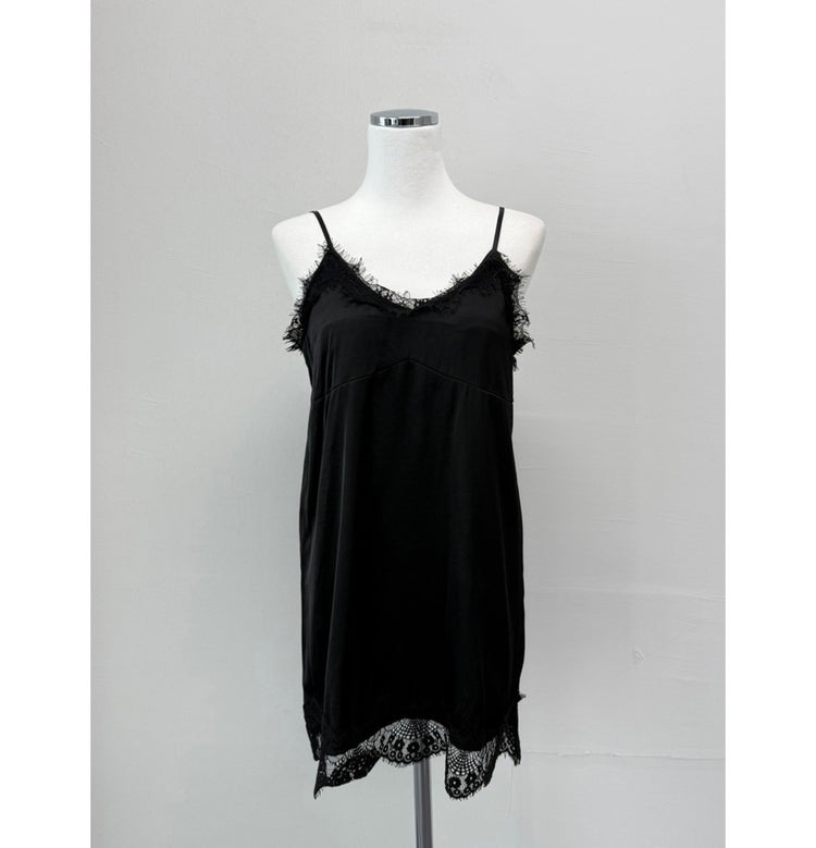 光澤感蕾絲邊修身連身裙