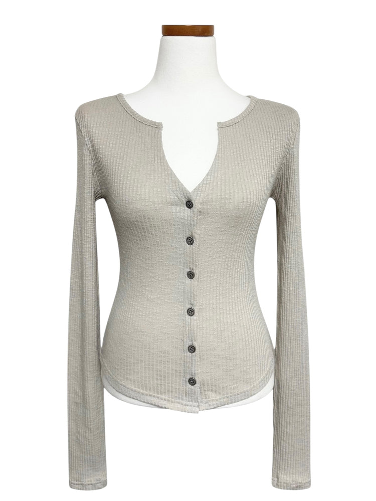 坑紋排鈕修身針織上衣