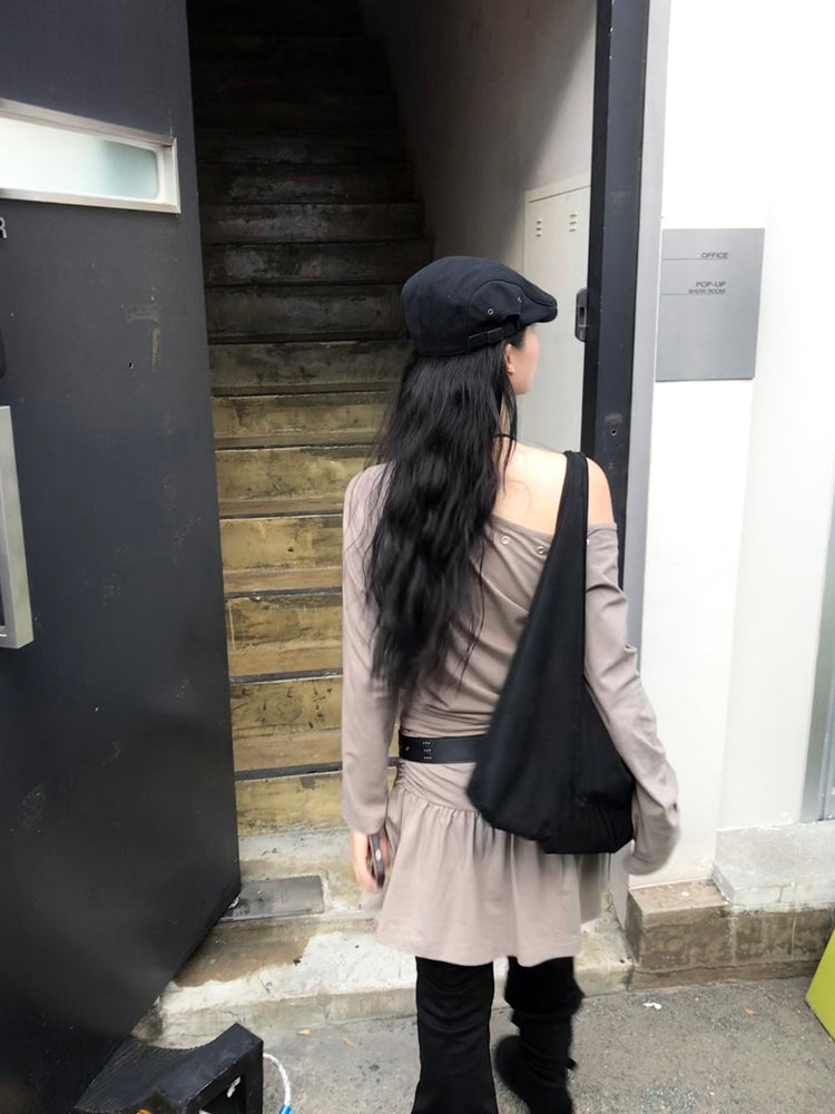 鉚釘扣細節美肩抓皺修腰連身裙