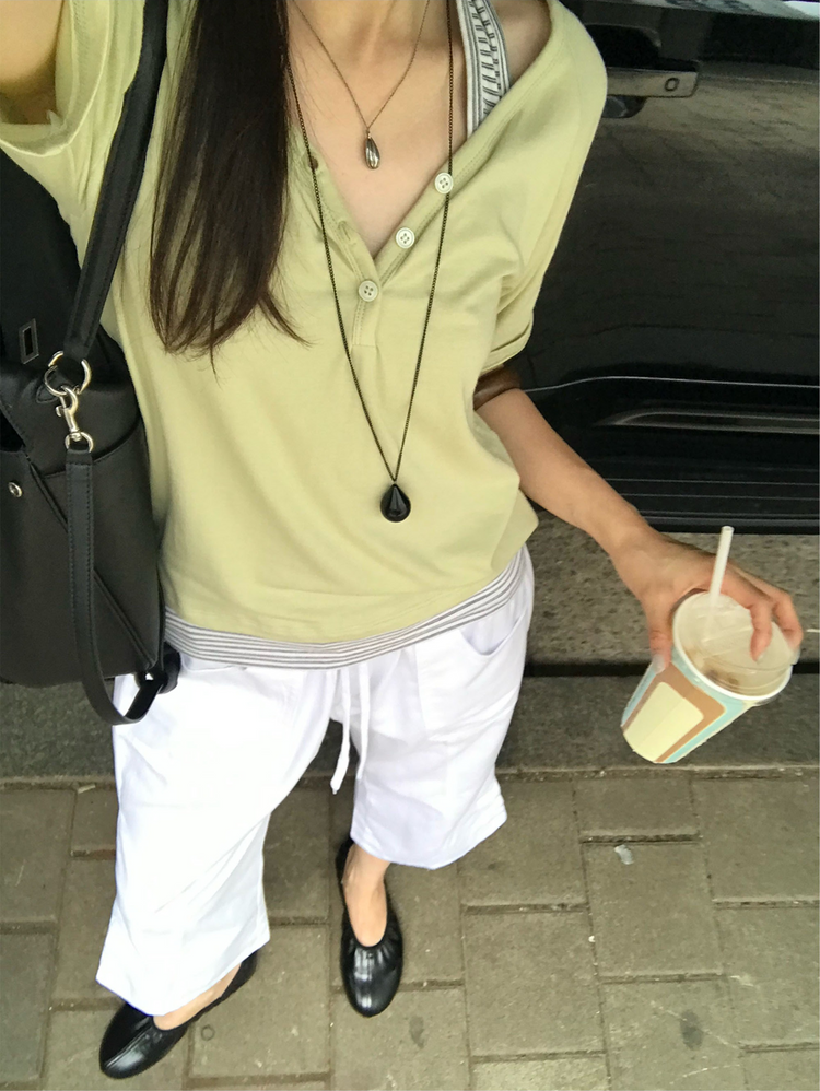 美色V領袖反折細節上衣