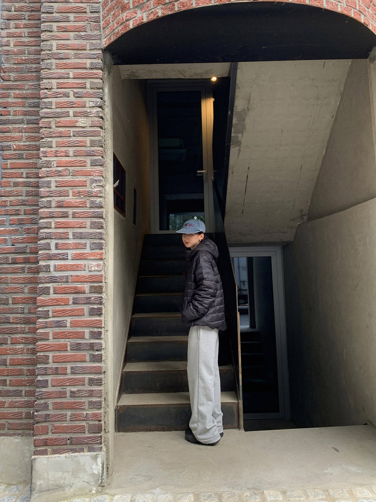 美色V領扣鈕修身上衣