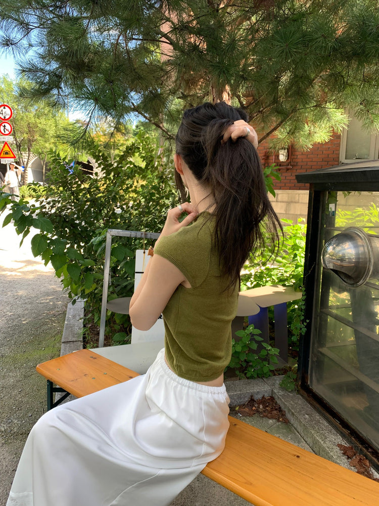 卷邊立領修身針織上衣