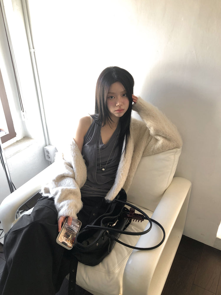 美色掛脖綁帶細節上衣