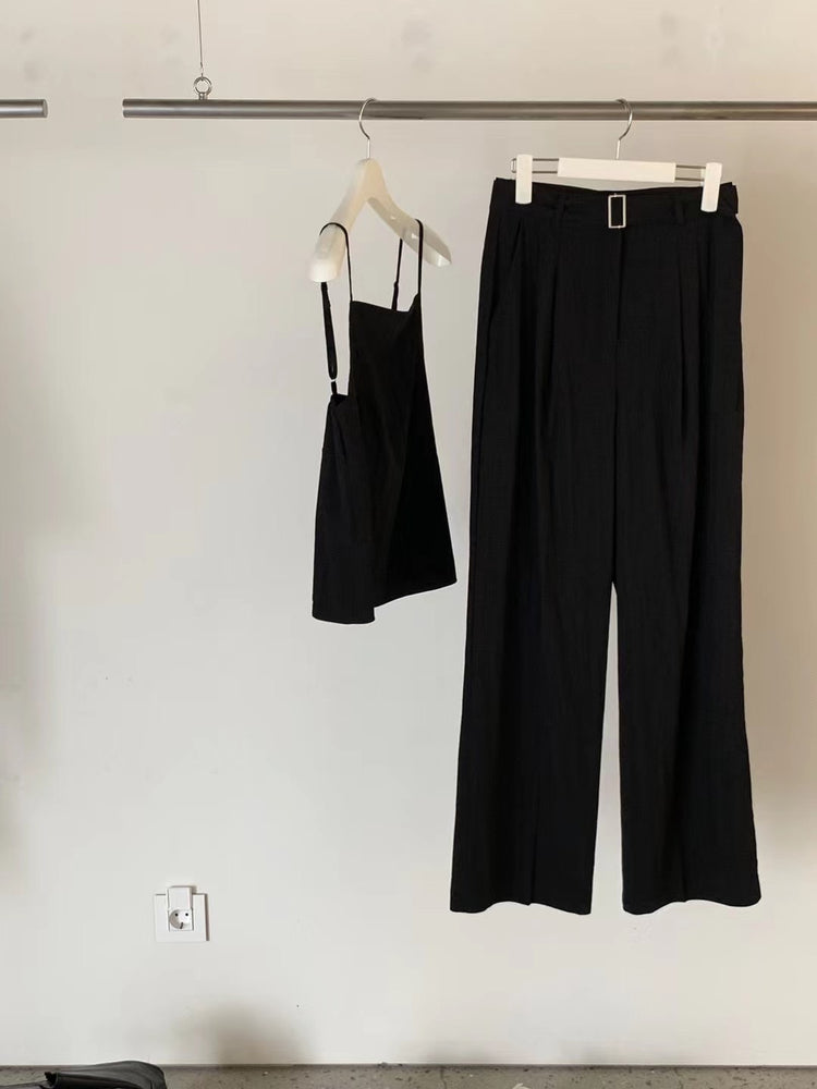 (現)輕薄露背尼龍質感背心