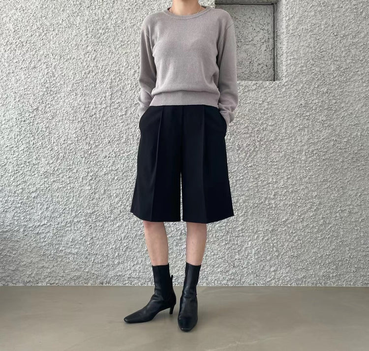 (現)輕薄露背交疊式針織上衣