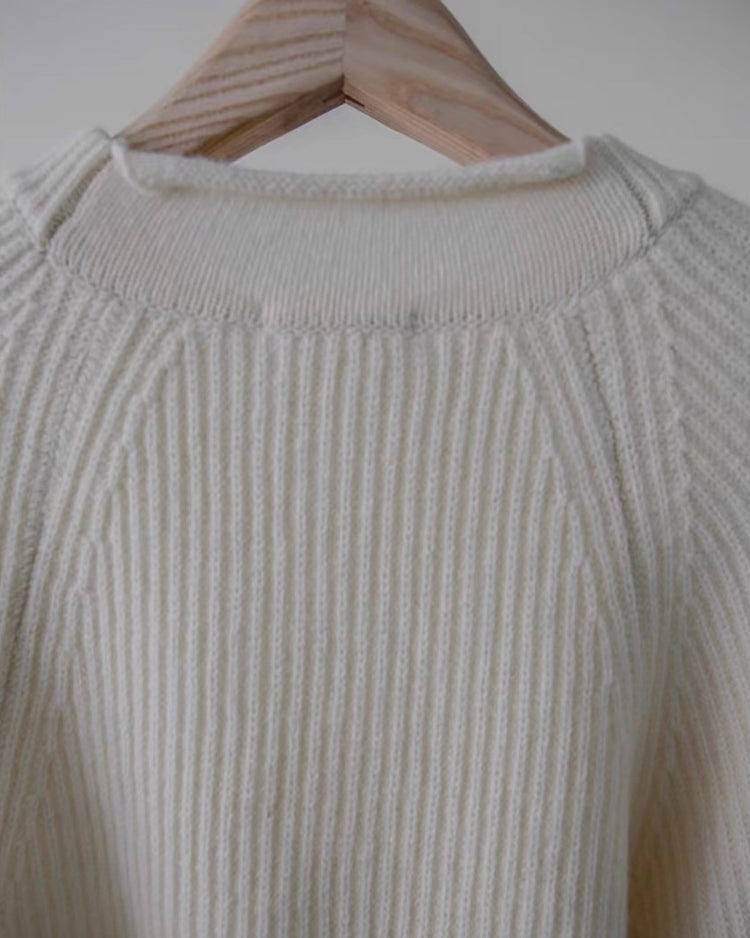 (現)高質圓領修腰細節針織衫-淡藍