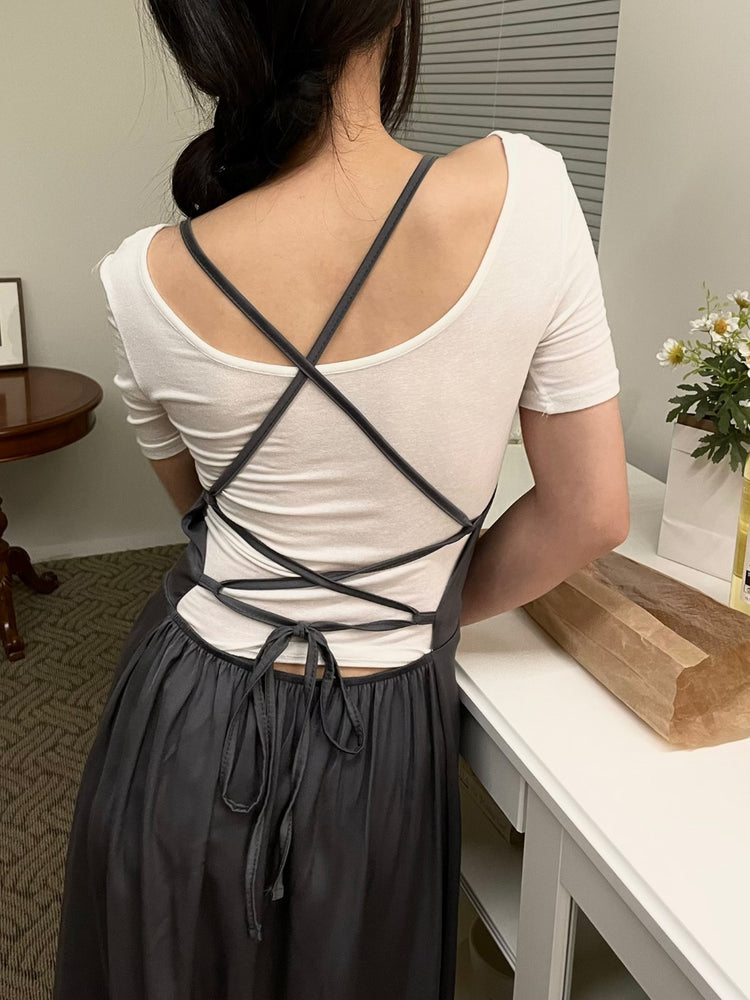 (現)美背光澤感綁帶連身裙