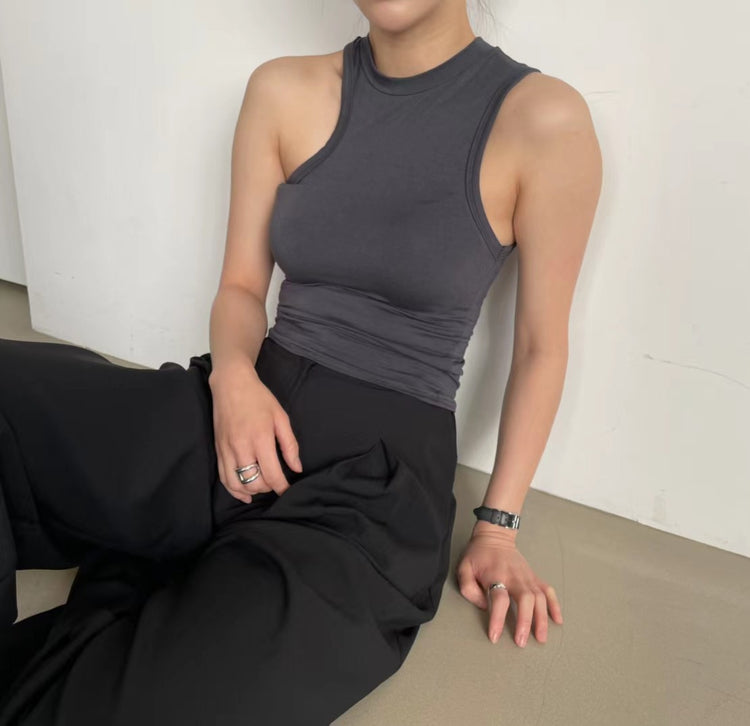 (現)不對稱設計感背心