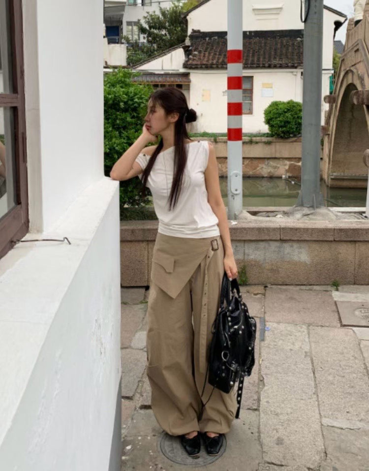 美肩側扣鈕細節修身上衣