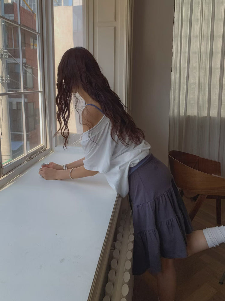 美肩捲邊鈕釦束口細節上衣