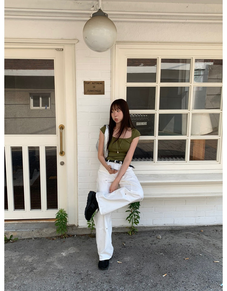 美色鎖骨木耳邊細節上衣