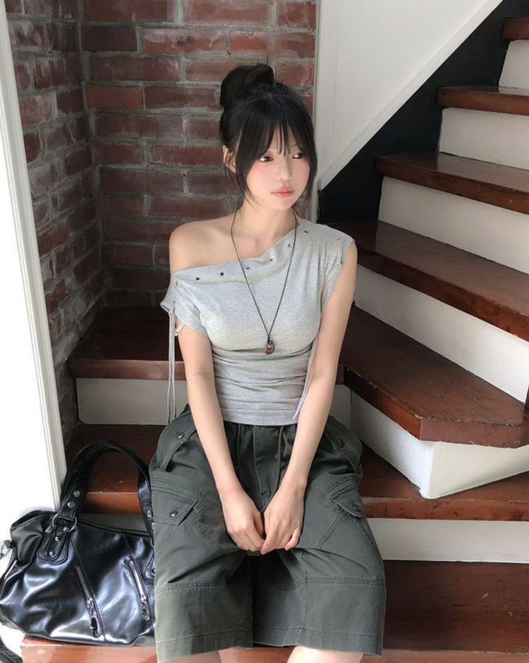 美肩鉚釘綁帶細節修身上衣