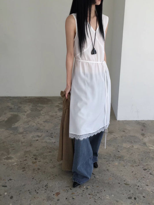 高級V領蕾絲邊綁帶細節連身裙