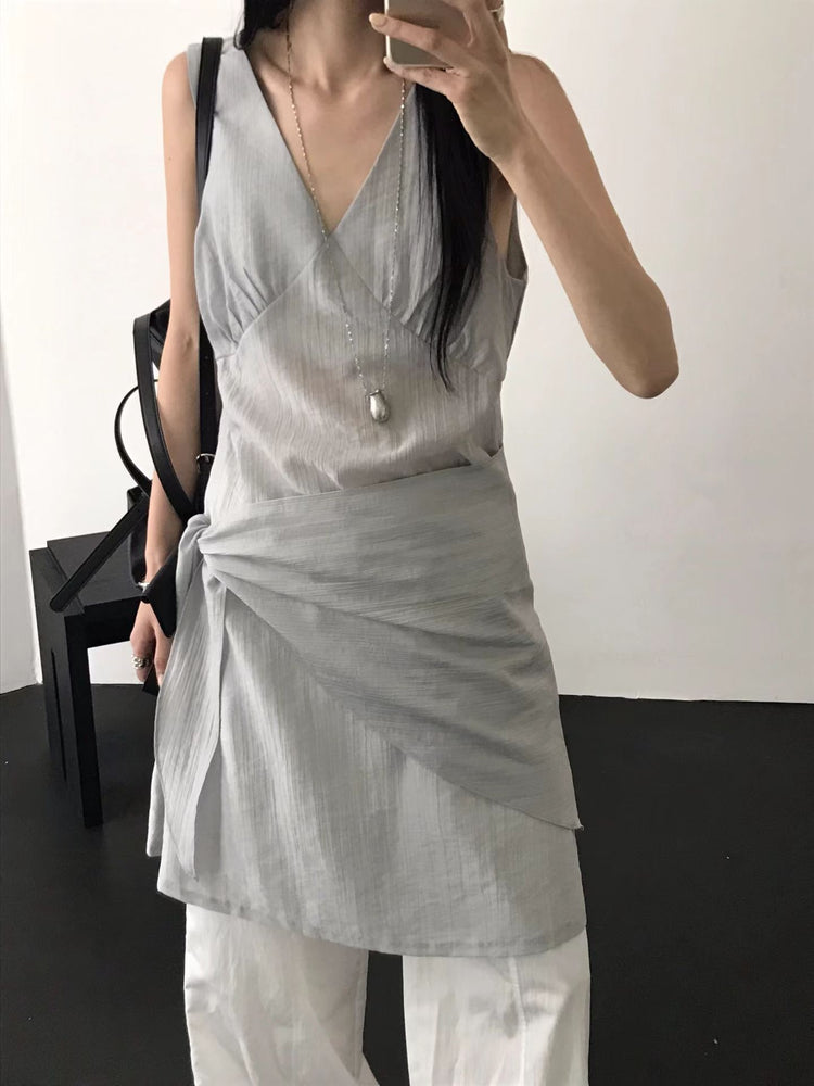 美色透膚V領圍巾細節連身裙