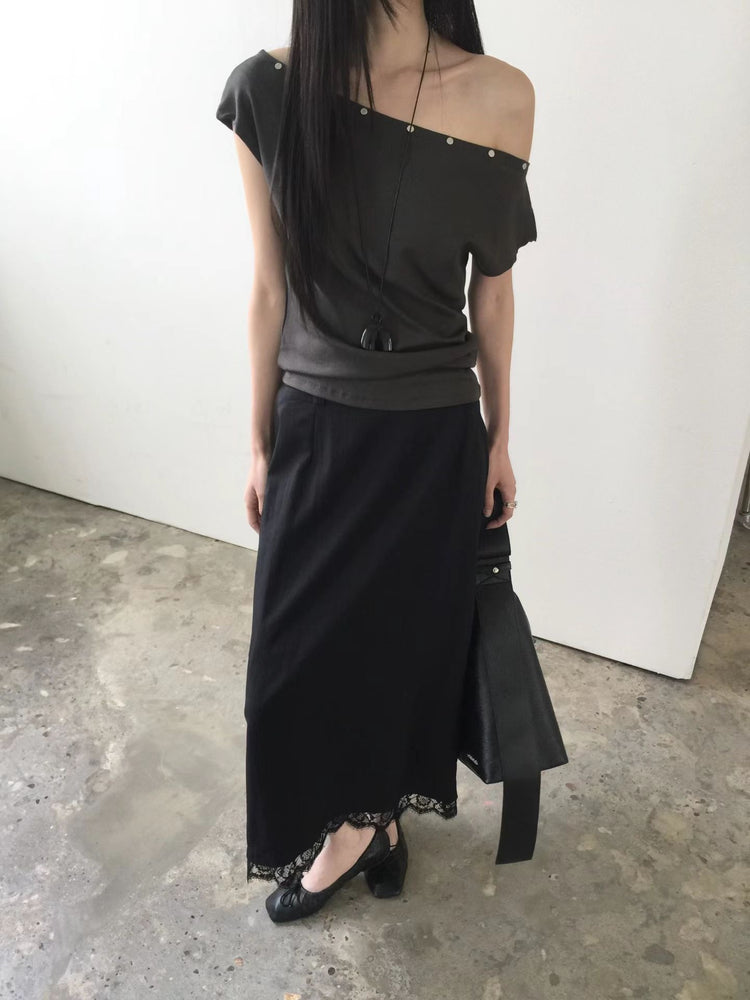 美肩鉚釘細節上衣