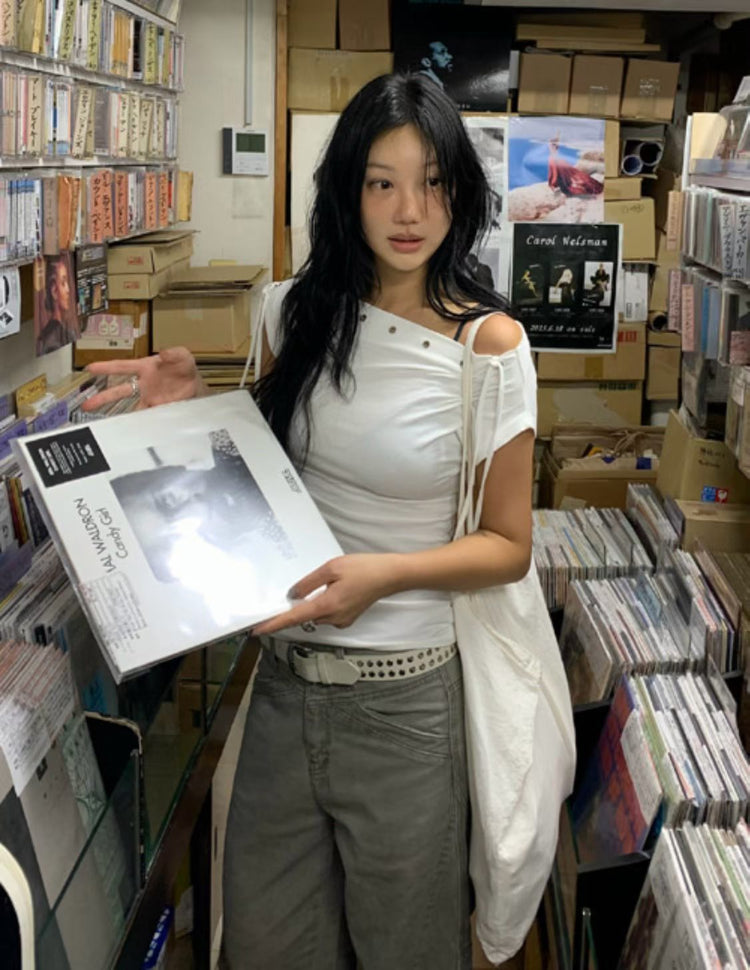 美肩鉚釘綁帶細節修身上衣