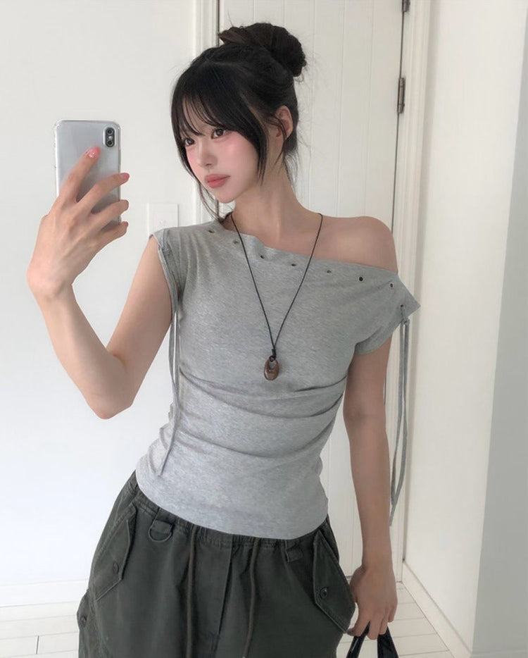 美肩鉚釘綁帶細節修身上衣