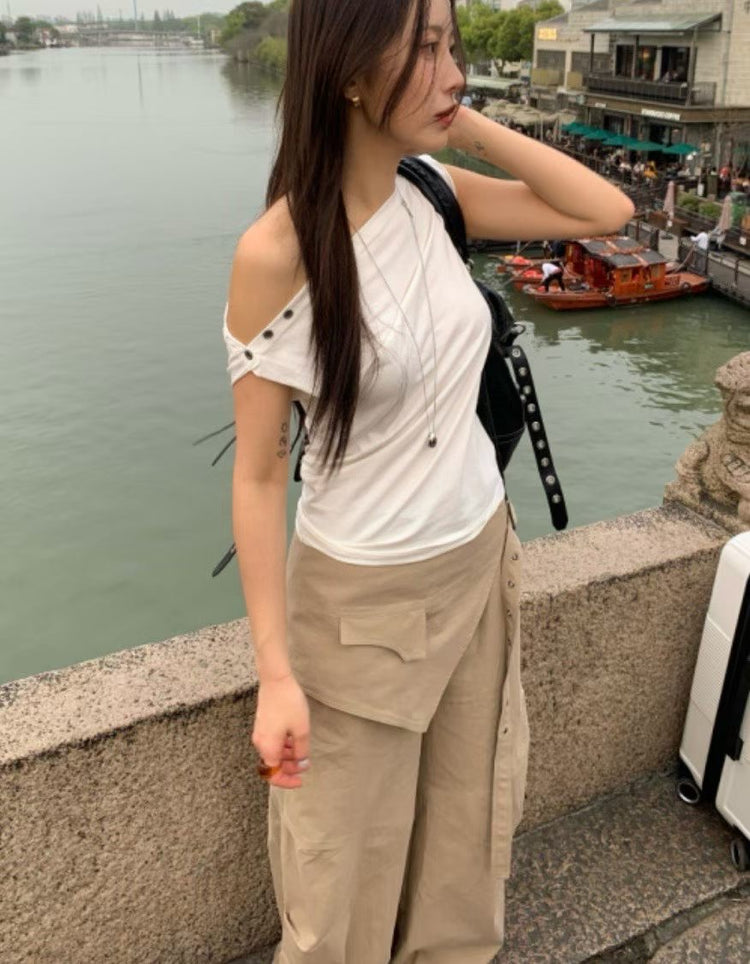 美肩側扣鈕細節修身上衣