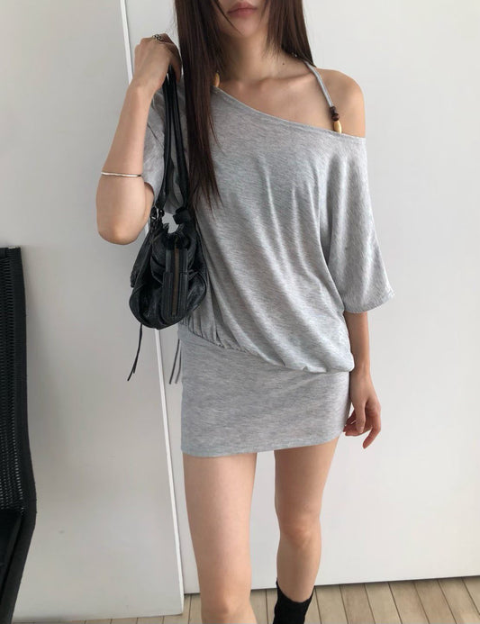 美肩串珠修身細節連身裙