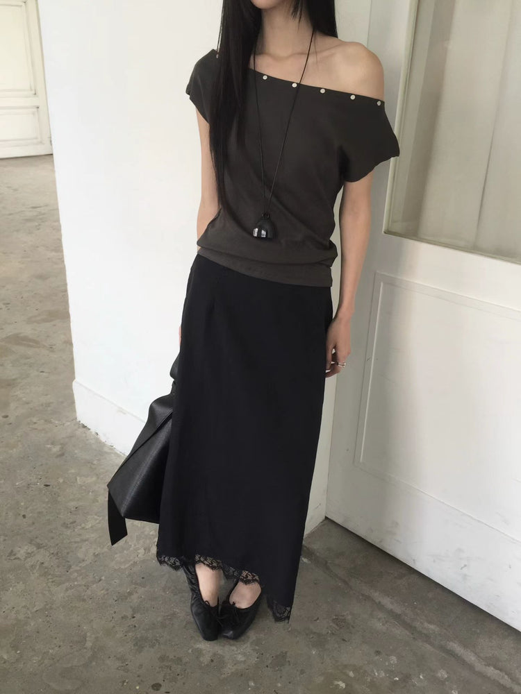 美肩鉚釘細節上衣