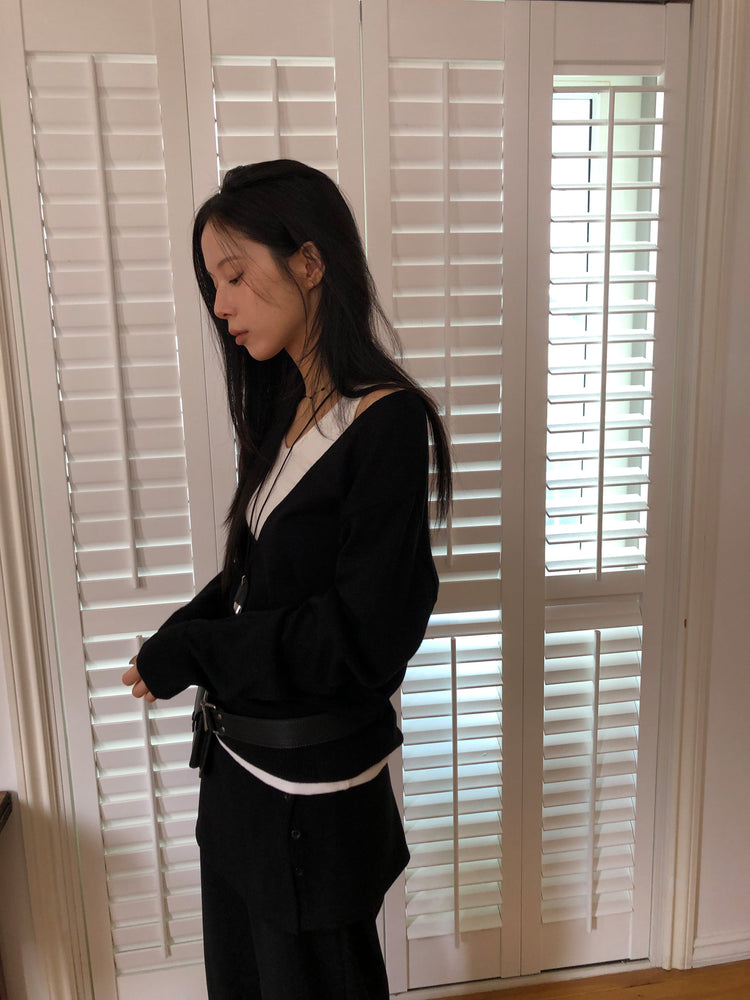 美色深V寬鬆針織衫