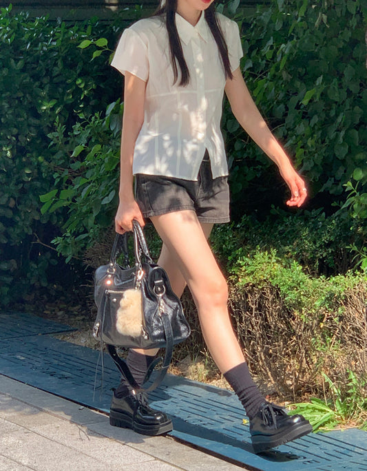 暗紋雙鈕扣細節修腰襯衫