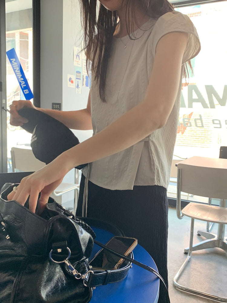 暗紋綁帶修腰細節上衣
