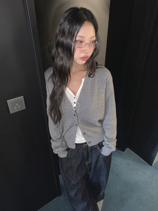 美色羊毛V領排鈕針織外套