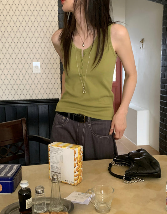U領扣鈕細節背心