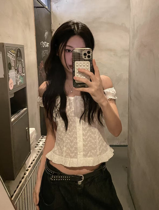 美肩縷空通花細節上衣