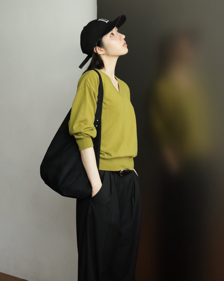 (現)美色V領修腰針織上衣