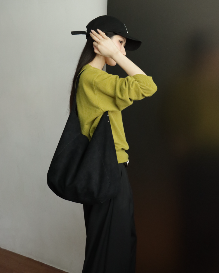 麂皮絨鉚釘細節垂感容量袋