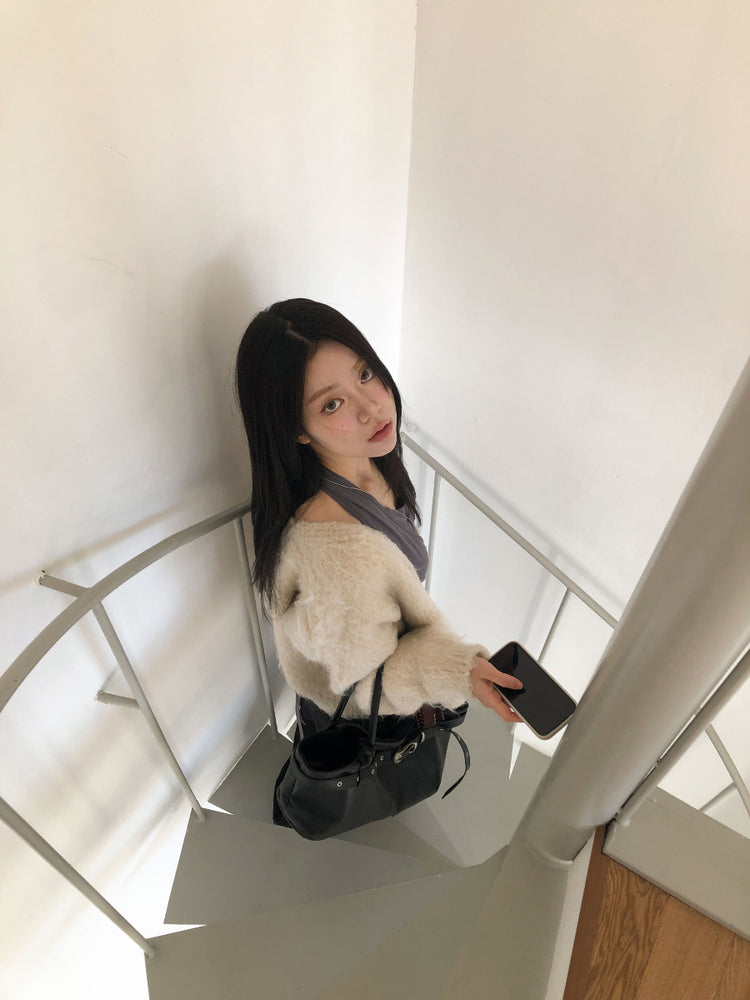 美色掛脖綁帶細節上衣