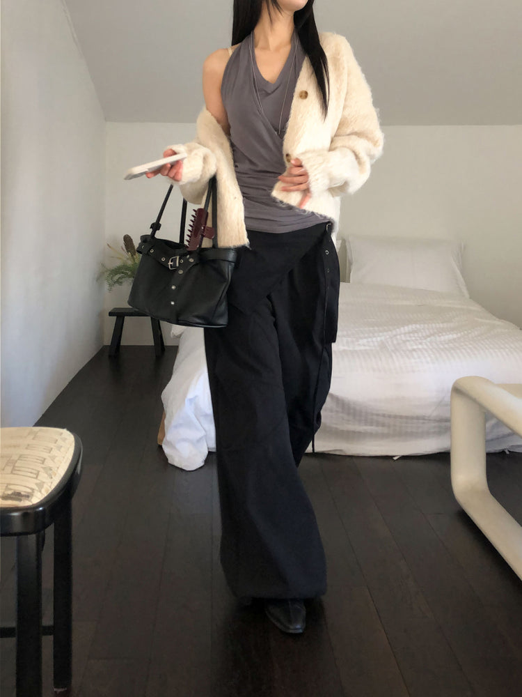 美色掛脖綁帶細節上衣