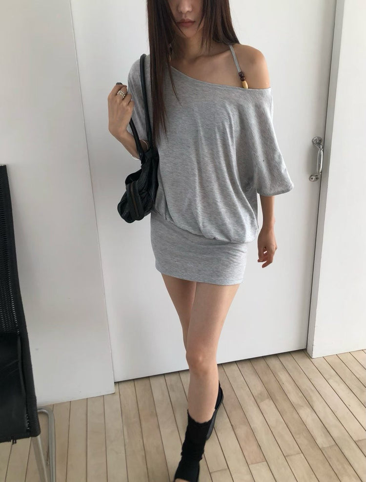 美肩串珠修身細節連身裙