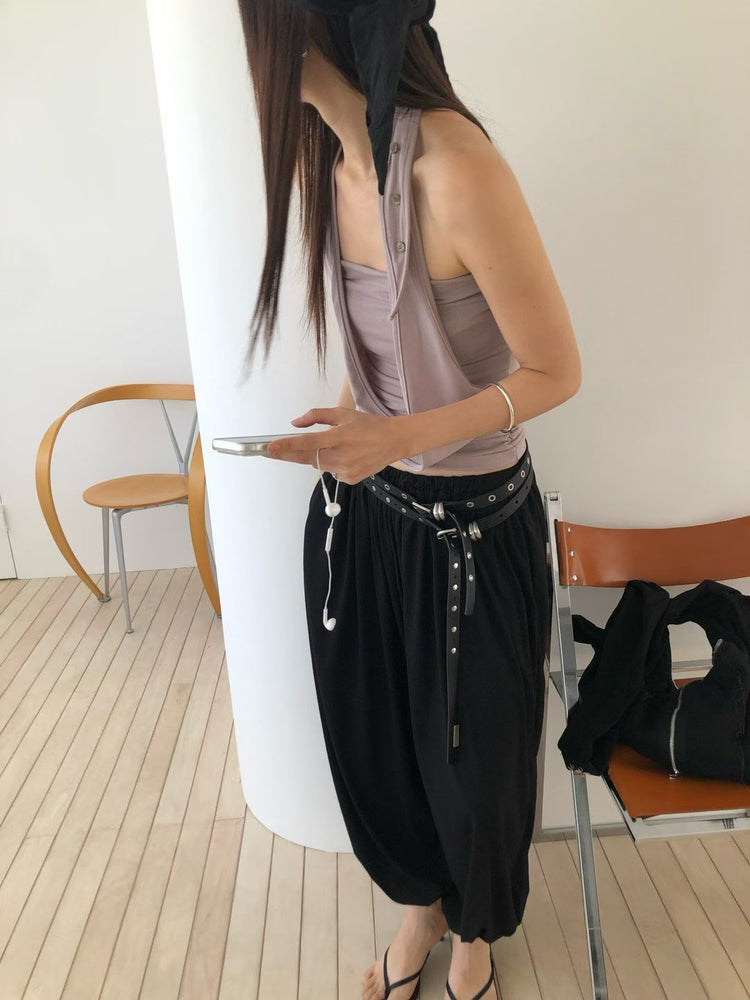掛脖交疊垂領扣鈕細節上衣
