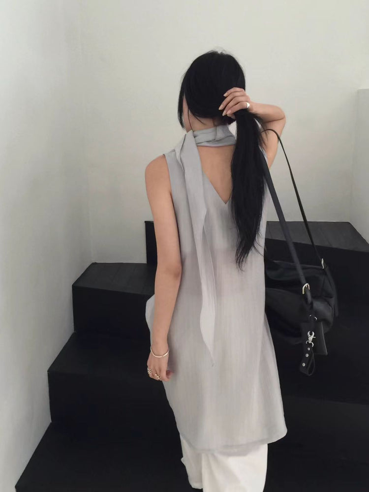 美色透膚V領圍巾細節連身裙