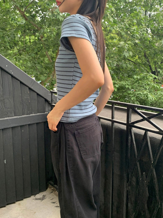 美背條紋撞色細節上衣