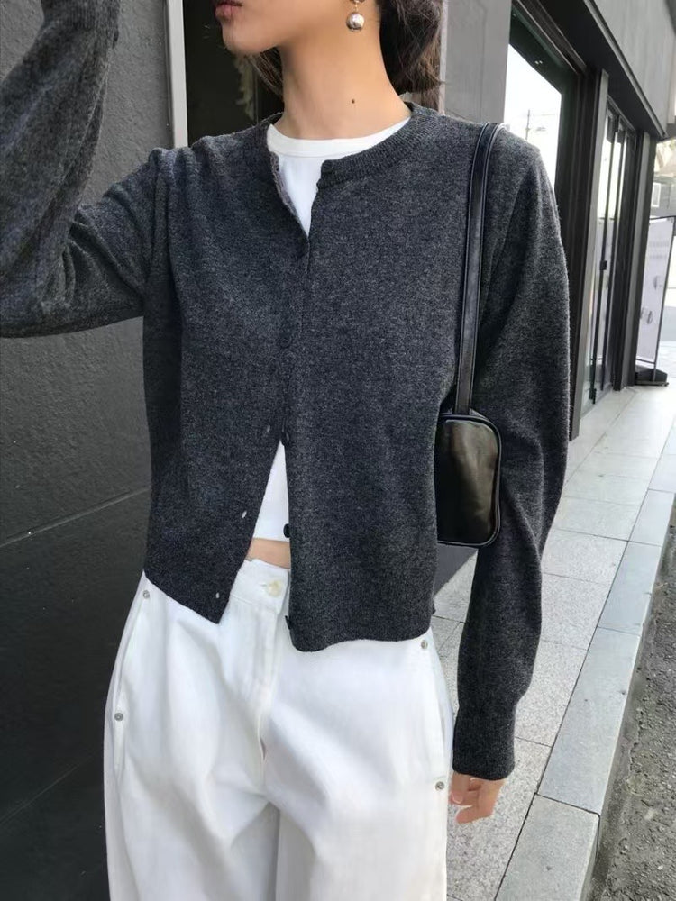 經典圓領排鈕修腰針織外套