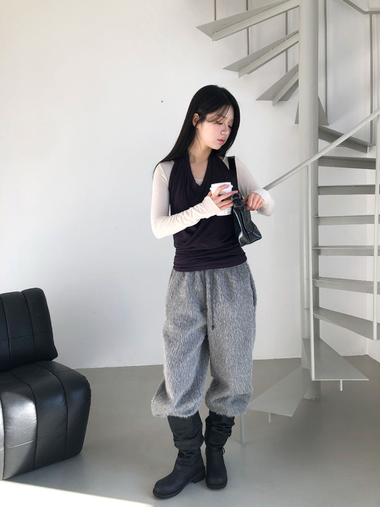 美色掛脖綁帶細節上衣