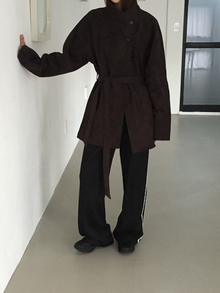 企領撞色袖口細節麂皮中長外套