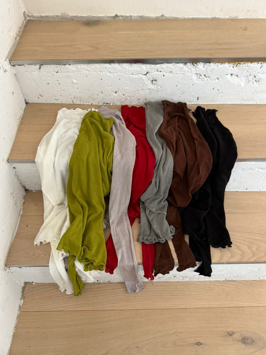 美色微透捲邊細節修身上衣