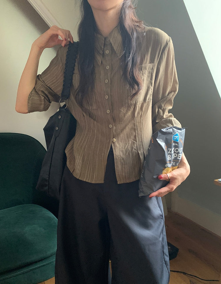 暗紋理修腰開叉細節襯衫