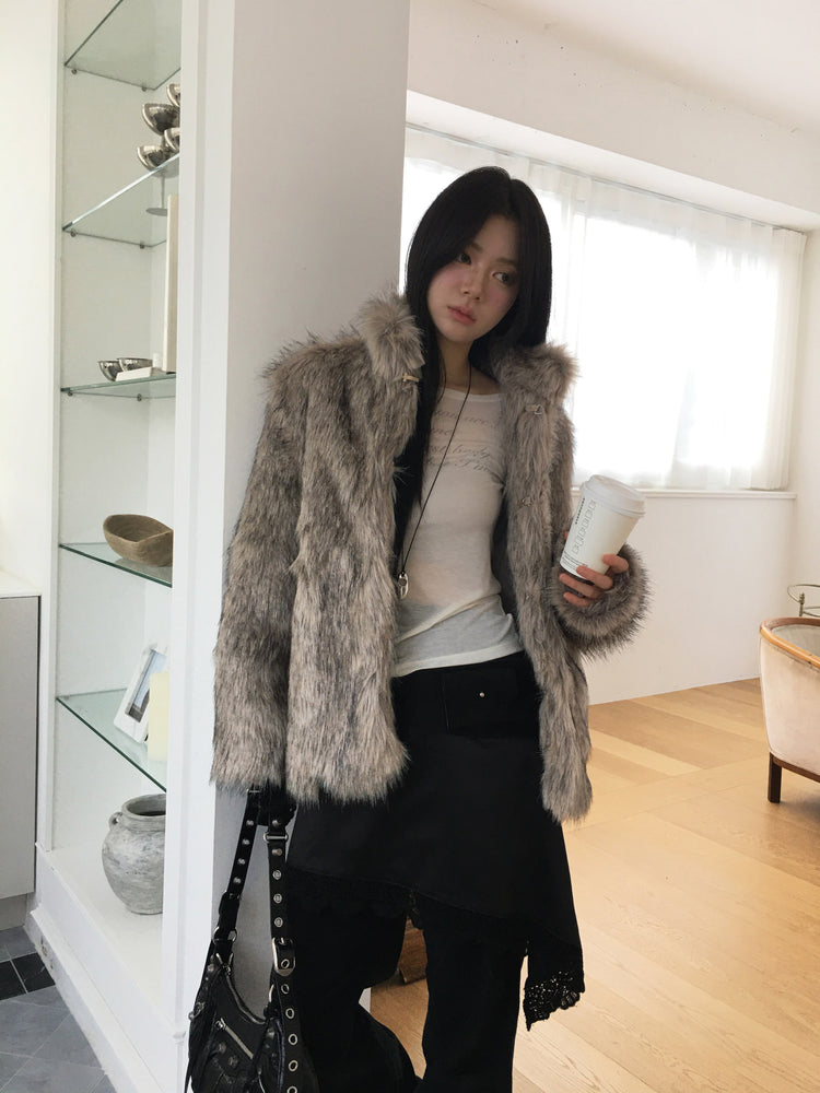 微透美鎖骨字母印花上衣