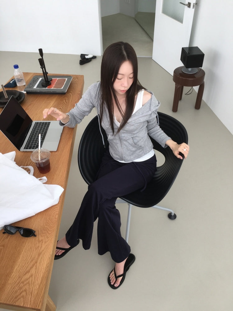 U領扣鈕細節寬鬆背心