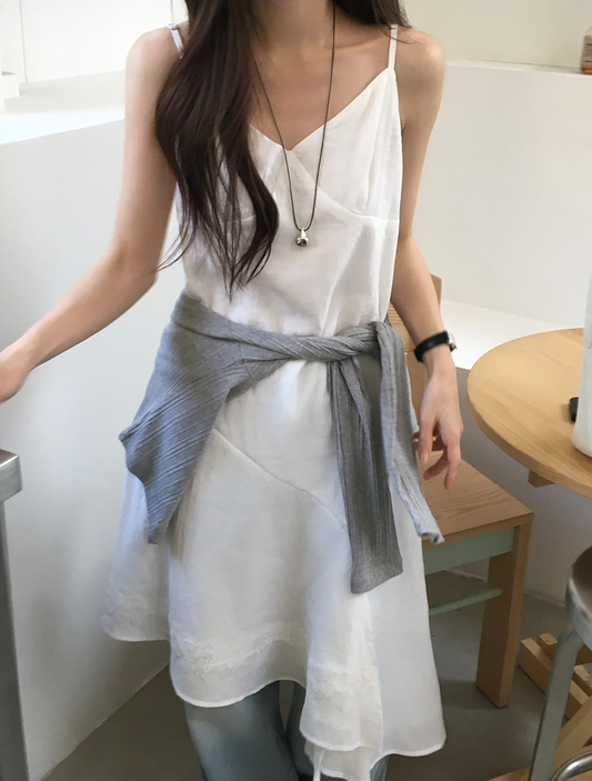 不規則下擺壓線蕾絲細節連身裙